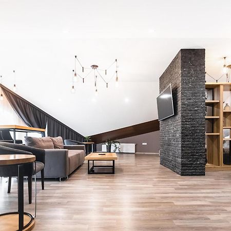 Geography Hotel Veresneve Екстериор снимка