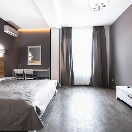 Geography Hotel Veresneve Екстериор снимка