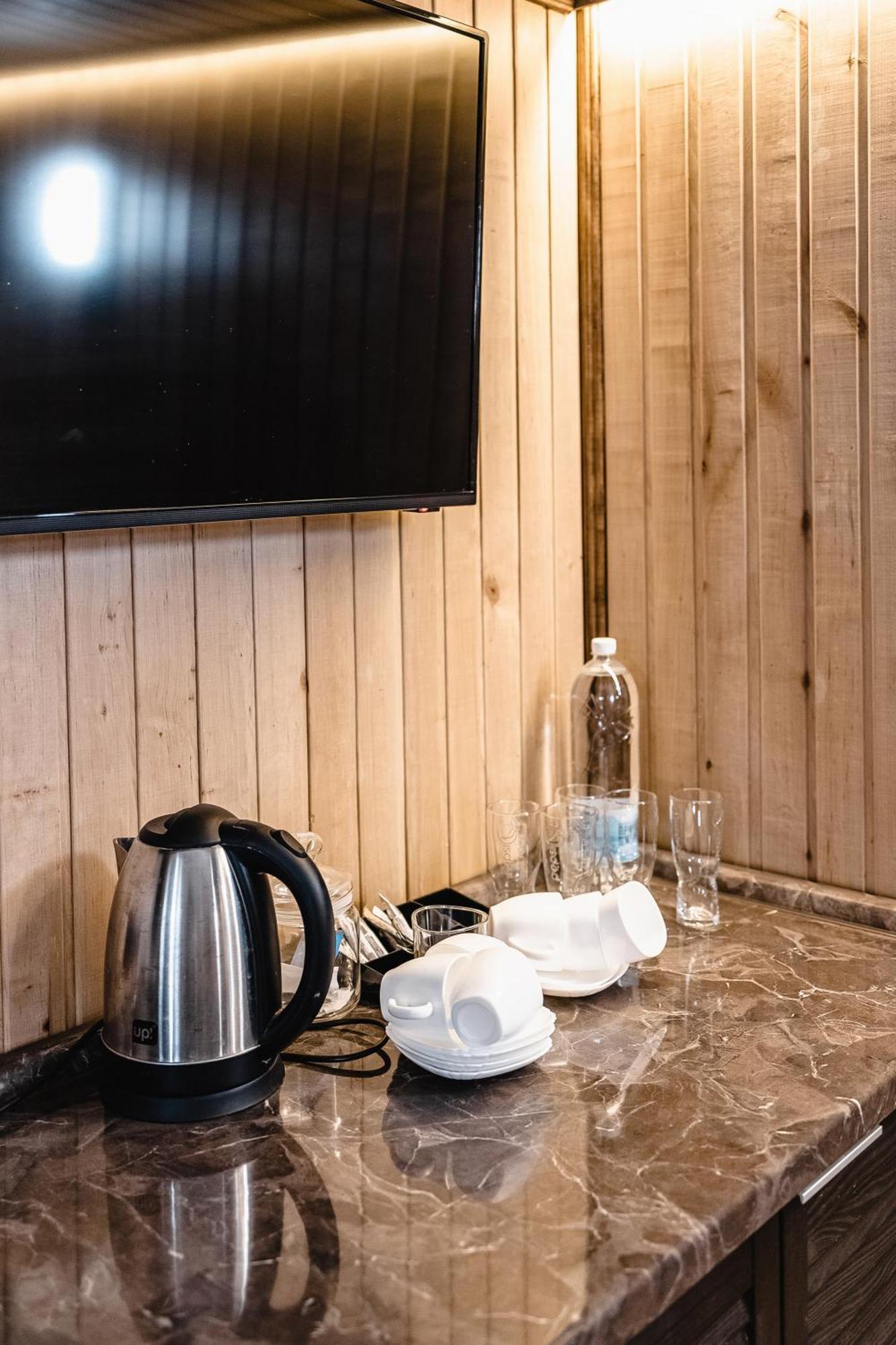 Geography Hotel Veresneve Екстериор снимка