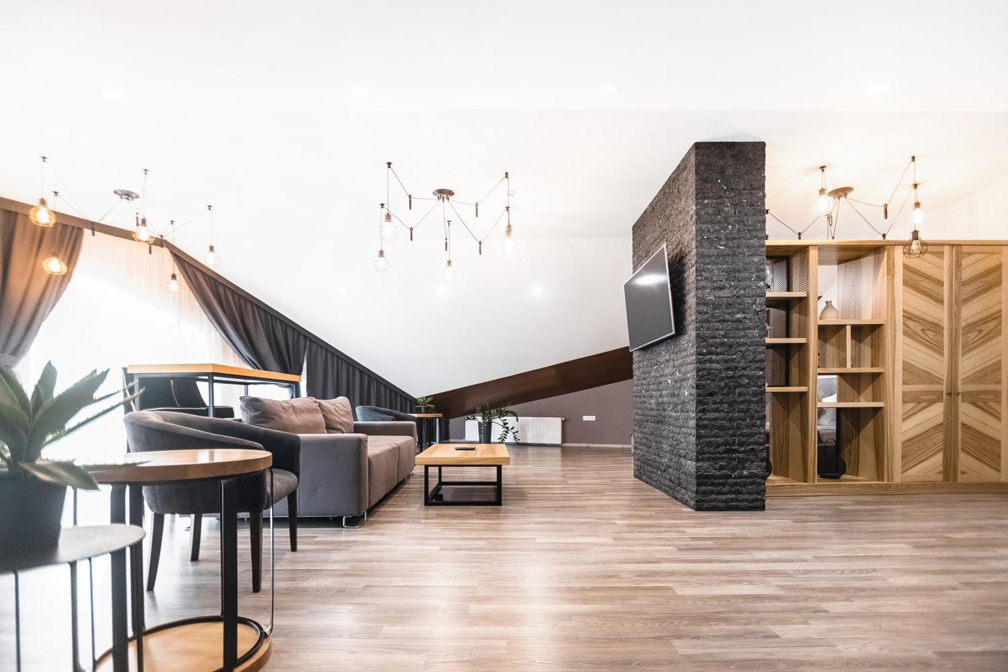 Geography Hotel Veresneve Екстериор снимка