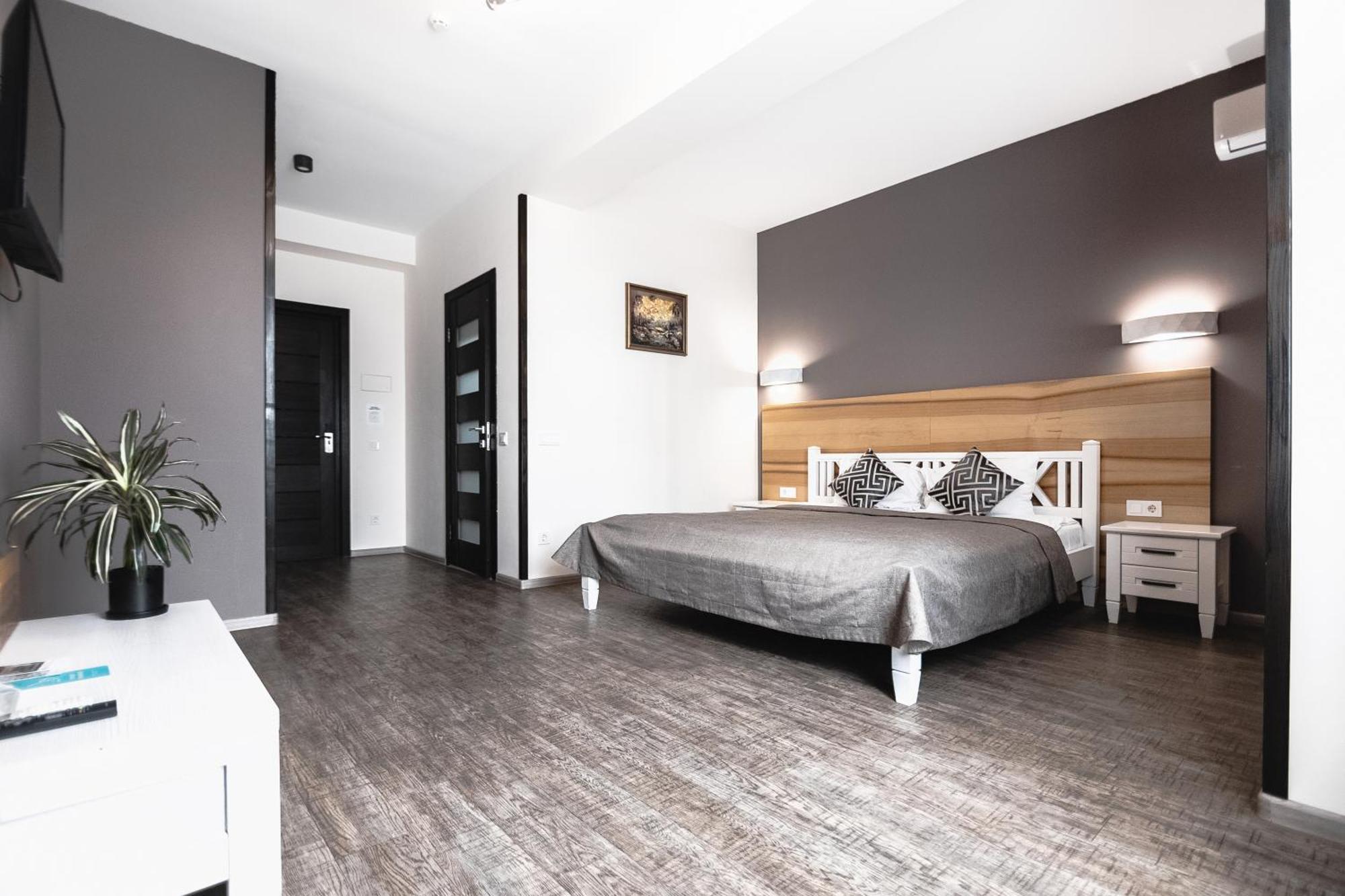 Geography Hotel Veresneve Екстериор снимка