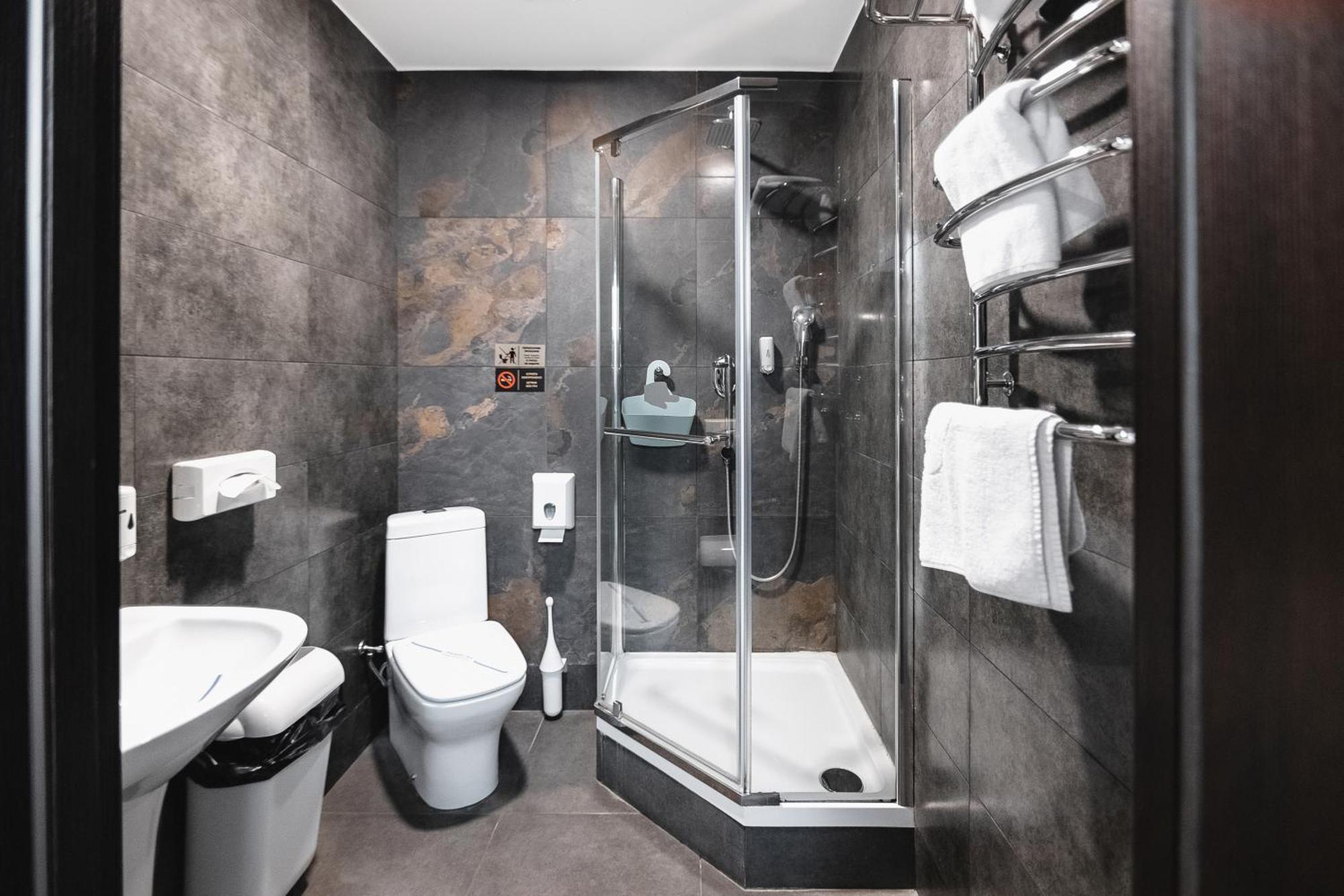 Geography Hotel Veresneve Екстериор снимка