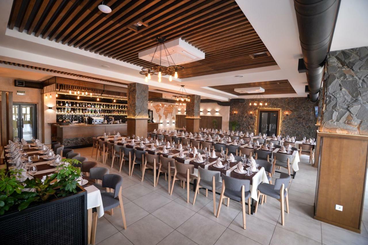 Geography Hotel Veresneve Екстериор снимка