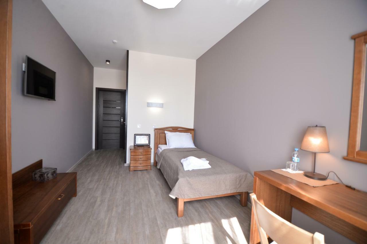 Geography Hotel Veresneve Екстериор снимка