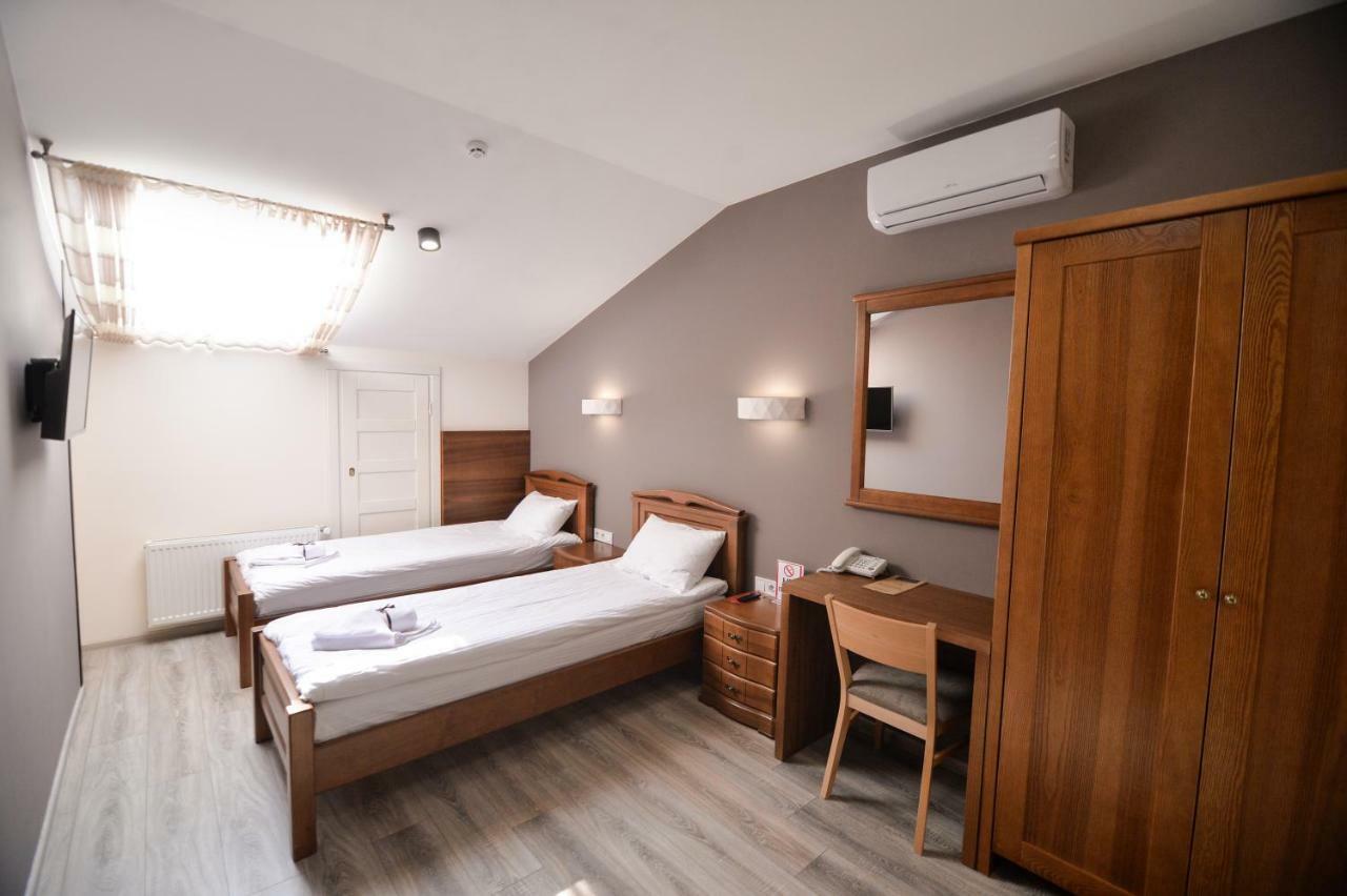 Geography Hotel Veresneve Екстериор снимка