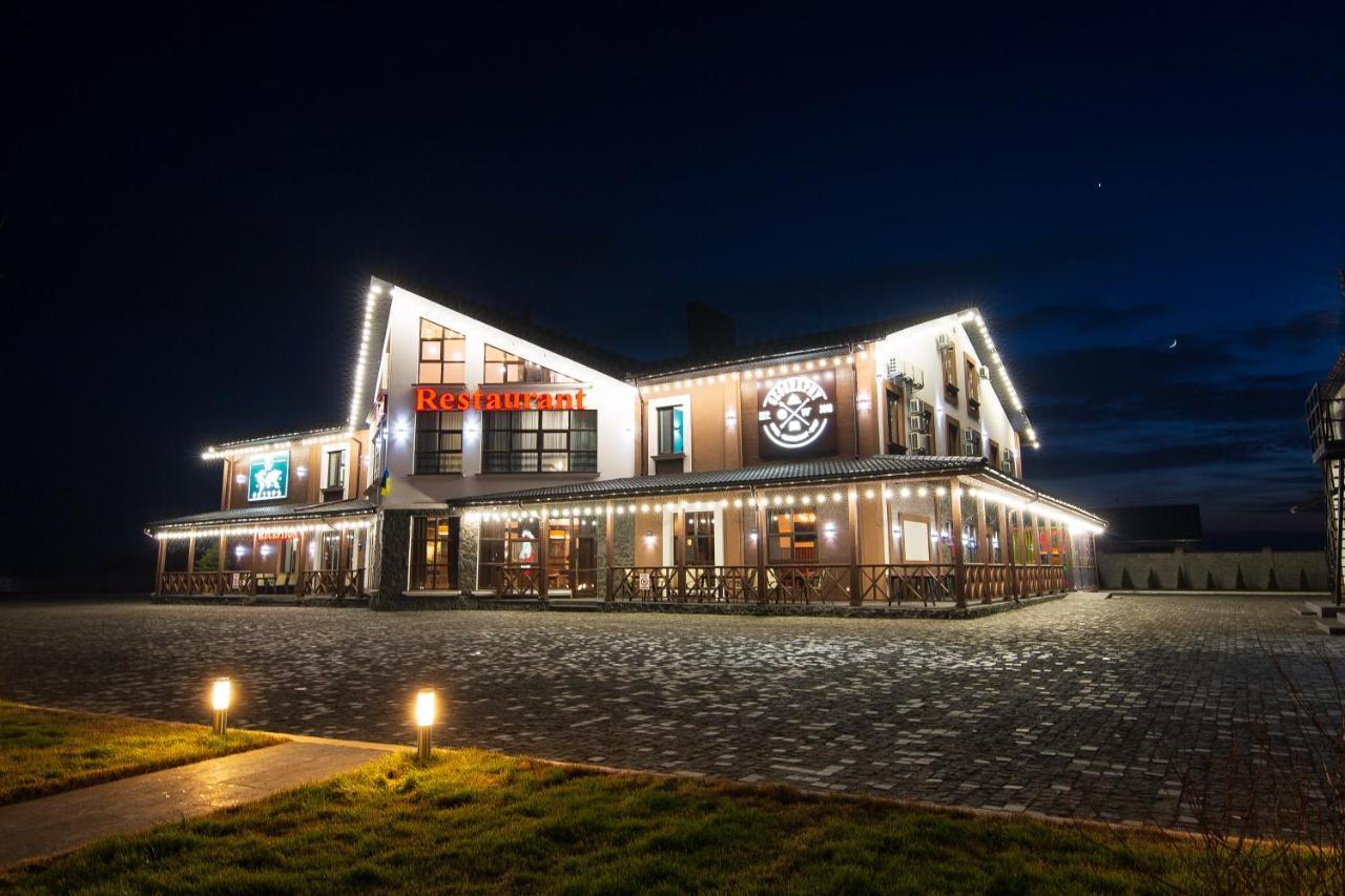 Geography Hotel Veresneve Екстериор снимка