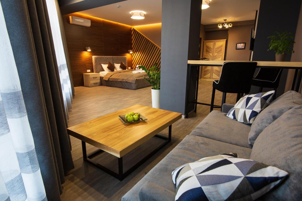 Geography Hotel Veresneve Екстериор снимка